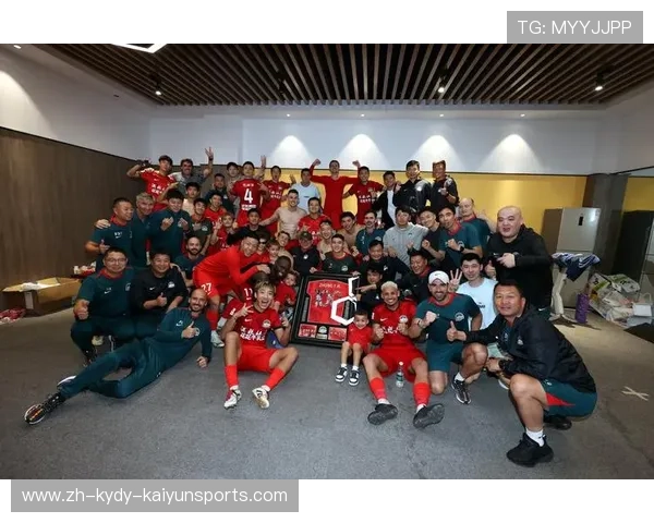 风雨无阻上港球迷助威中超创纪录